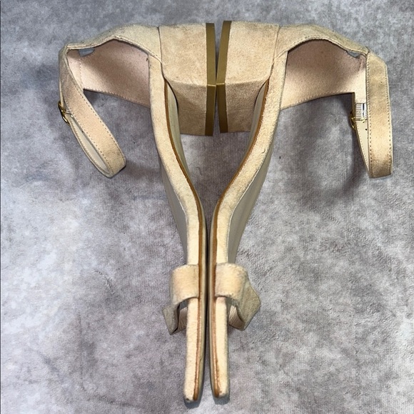 EUC Stuart Weitzman Elegant Tan Women's Sz US 9B Block Heel Sandals Nude Suede - Picture 9 of 14